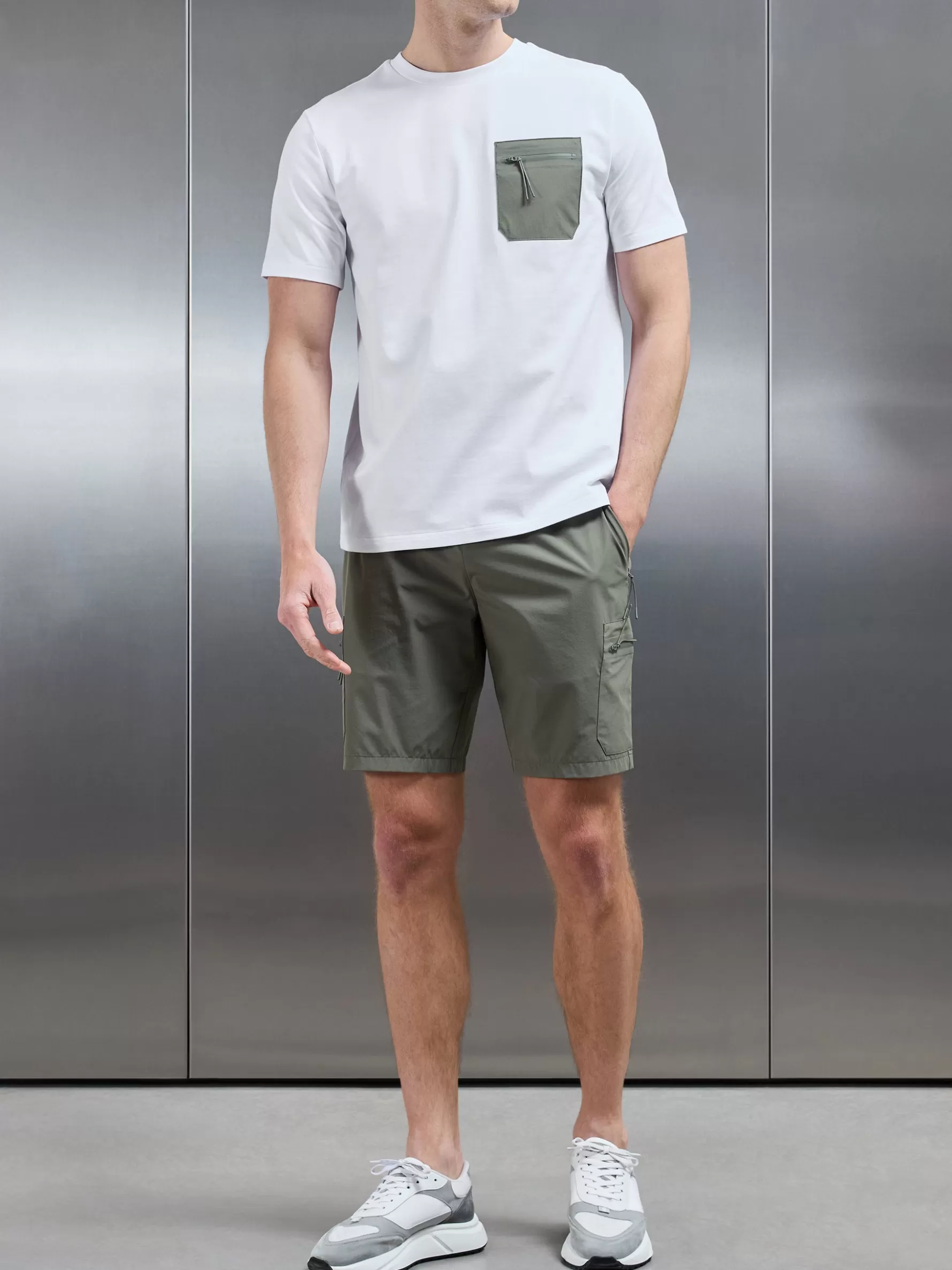 ARNE Active Cargo Pocket T-Shirt - White Olive