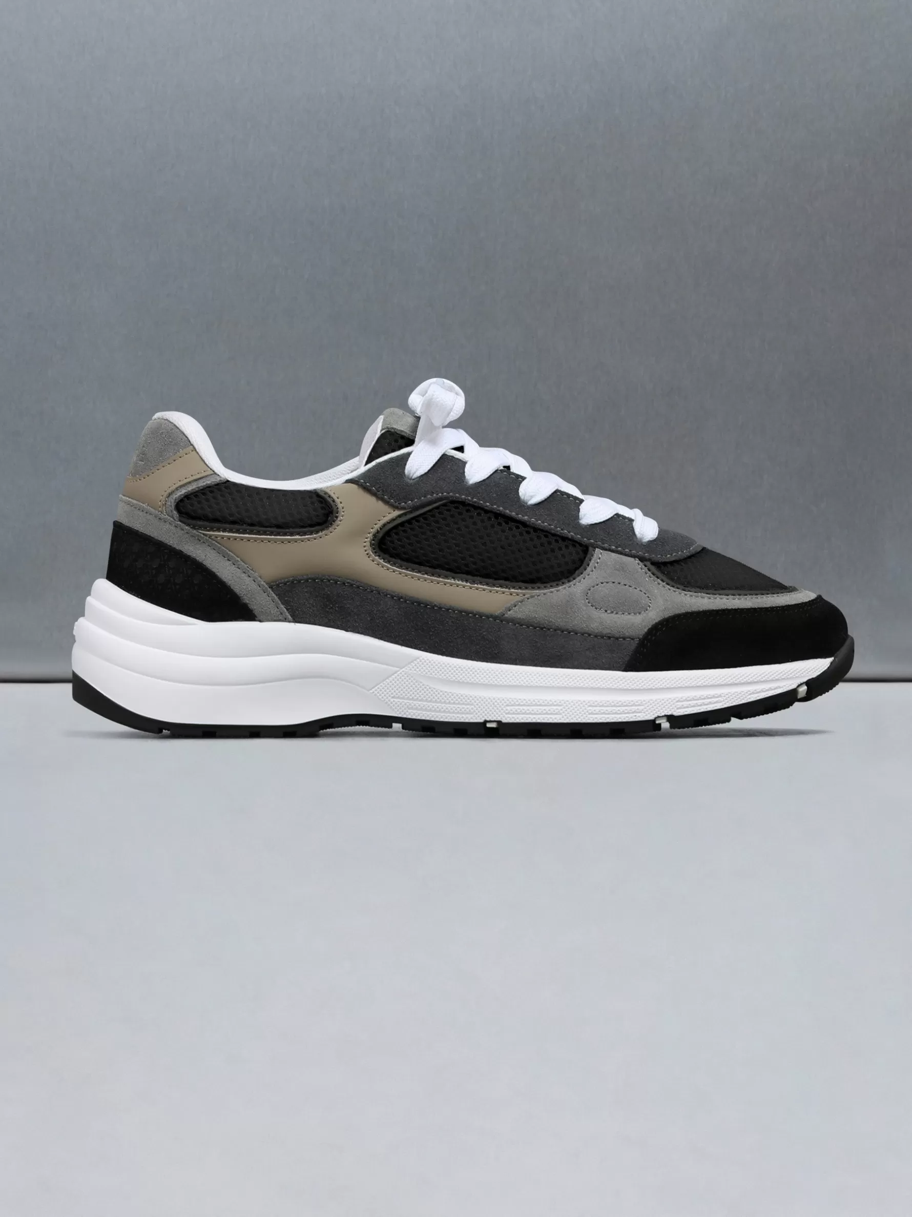 ARNE Apollo Runner - Black Safari