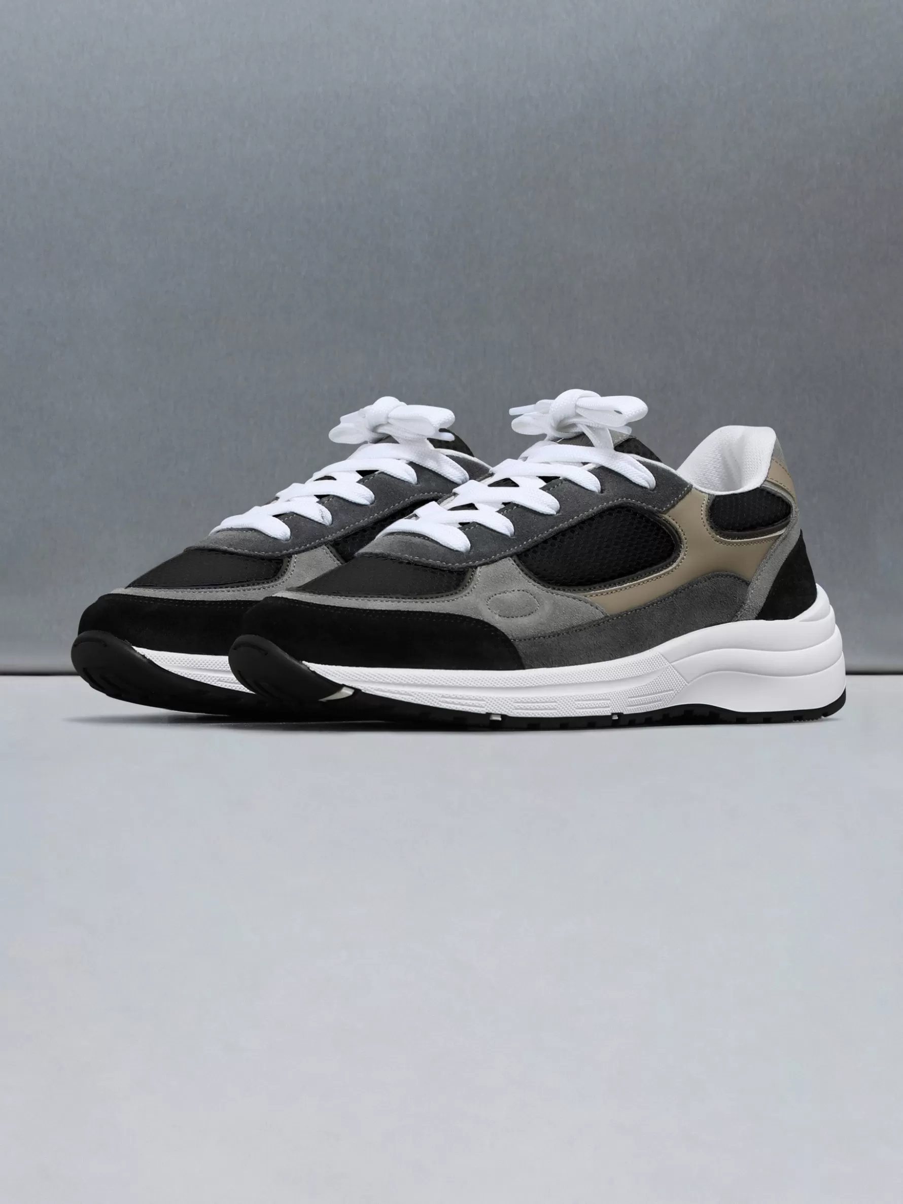 ARNE Apollo Runner - Black Safari