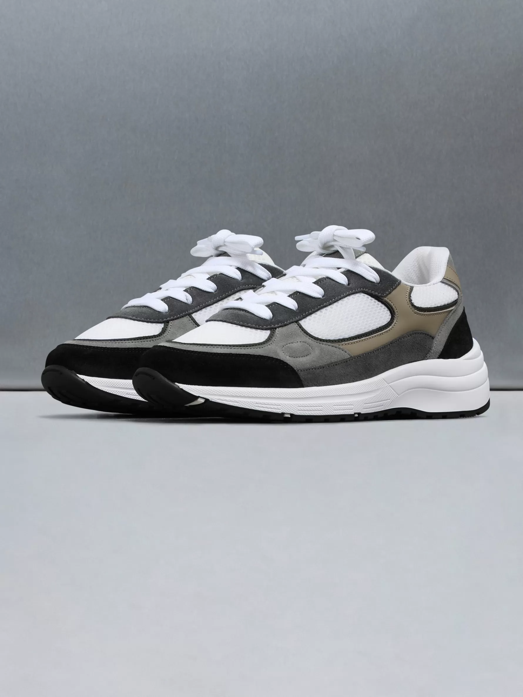 ARNE Apollo Runner - White Safari