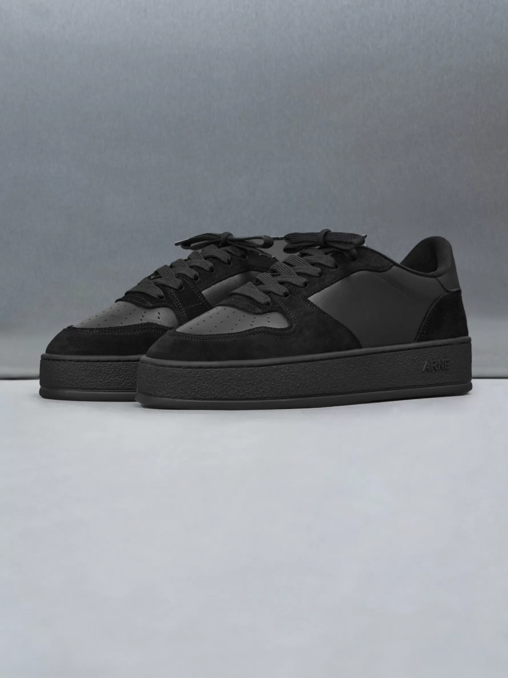 ARNE Arena Trainer - Triple Black