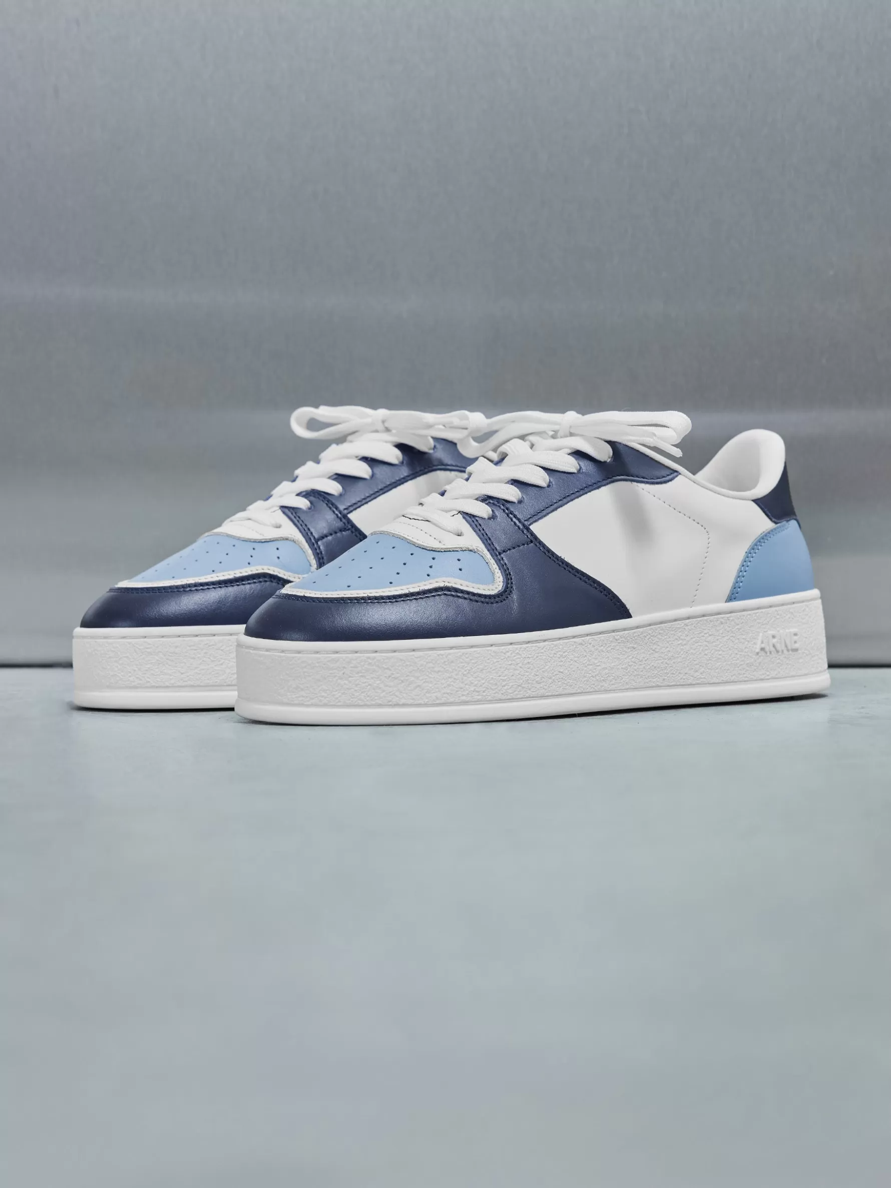 ARNE Arena Trainer - White Light Blue Navy