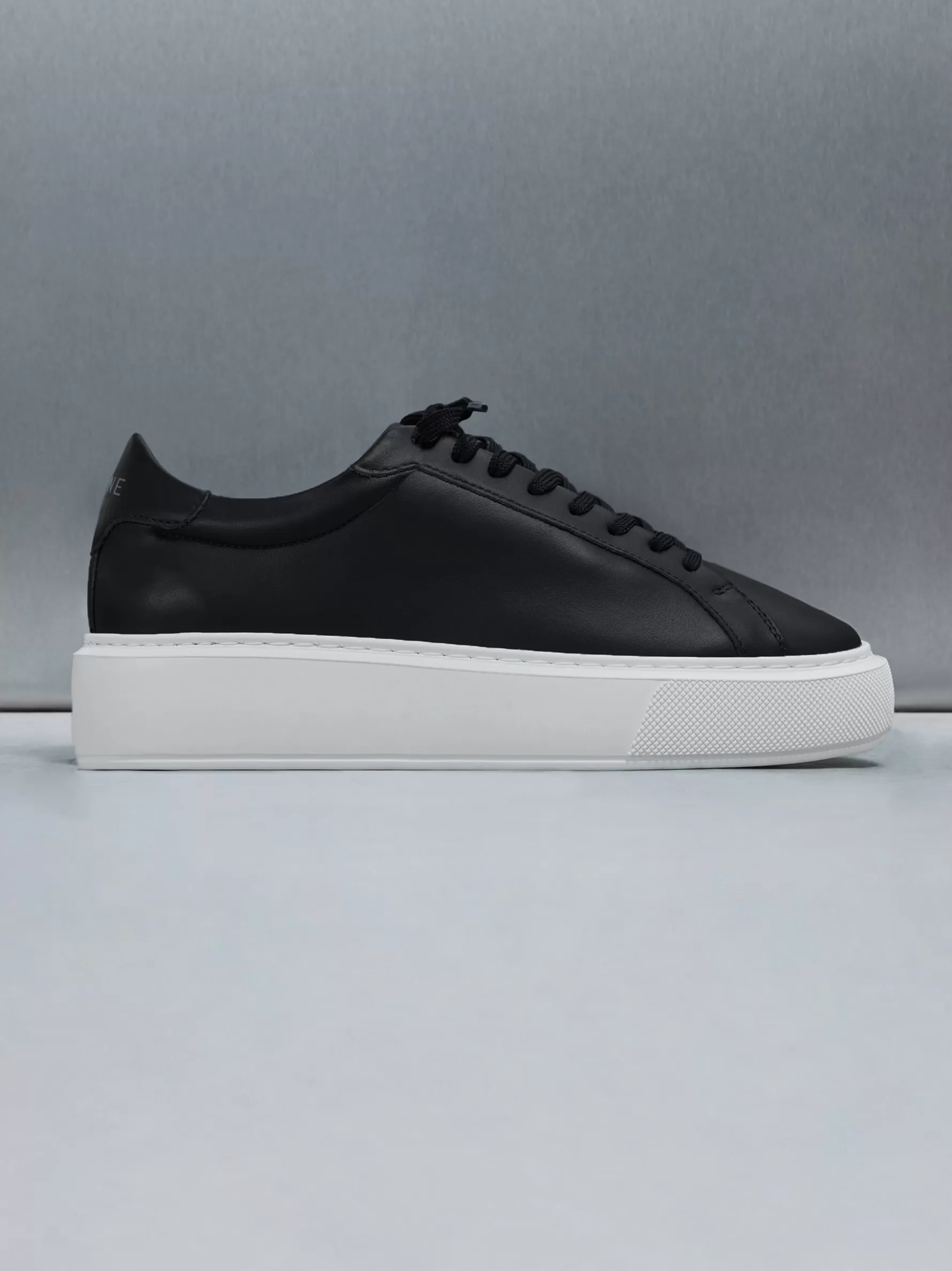 ARNE Essential Leather Trainer -