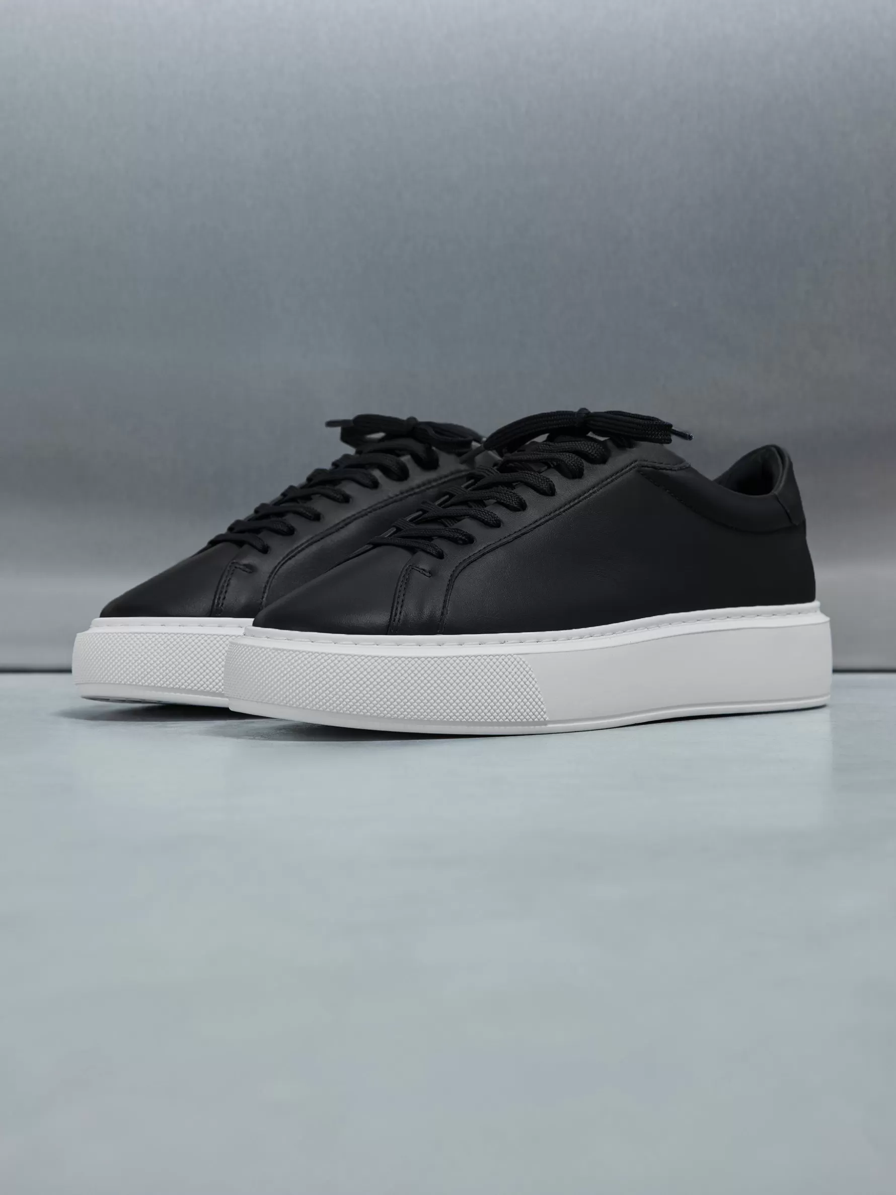 ARNE Essential Leather Trainer -