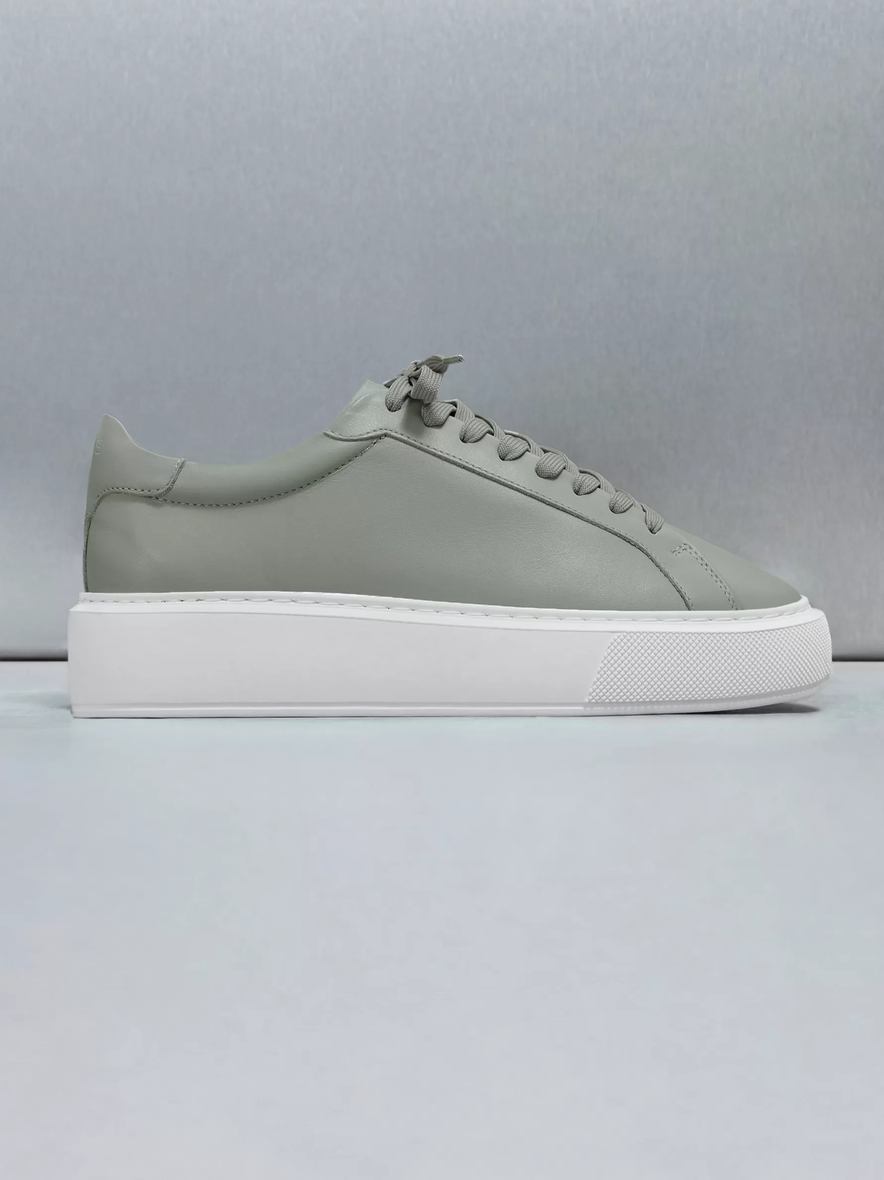 ARNE Essential Leather Trainer -