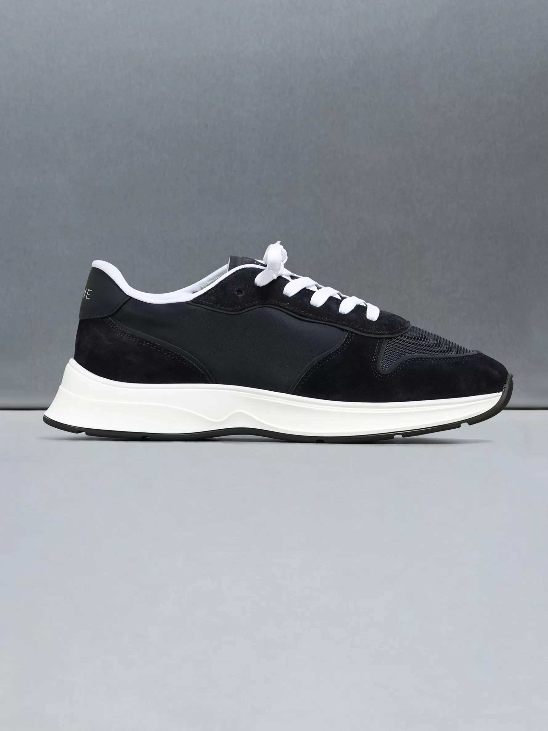 ARNE Hybrid Runner -