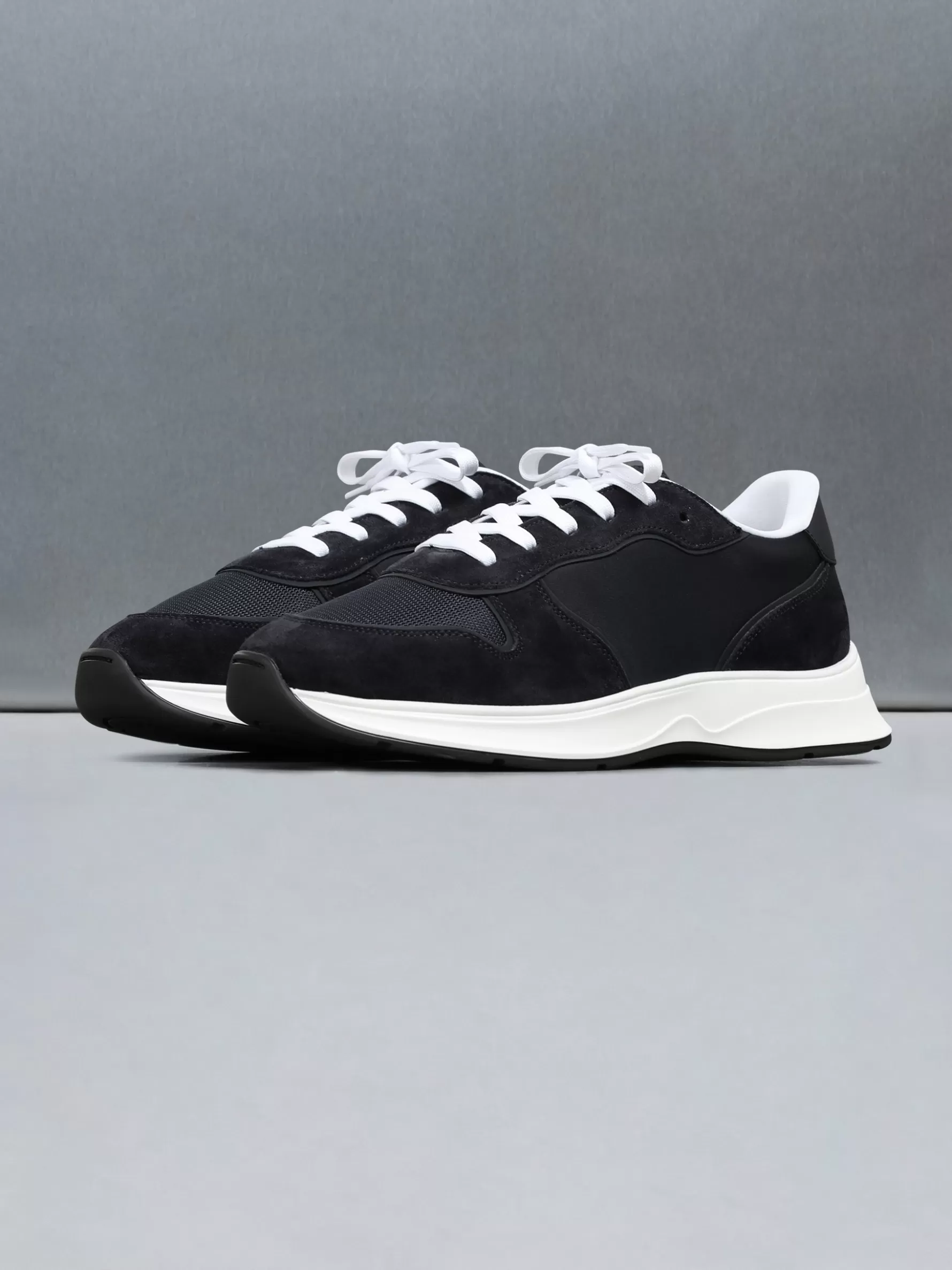 ARNE Hybrid Runner -