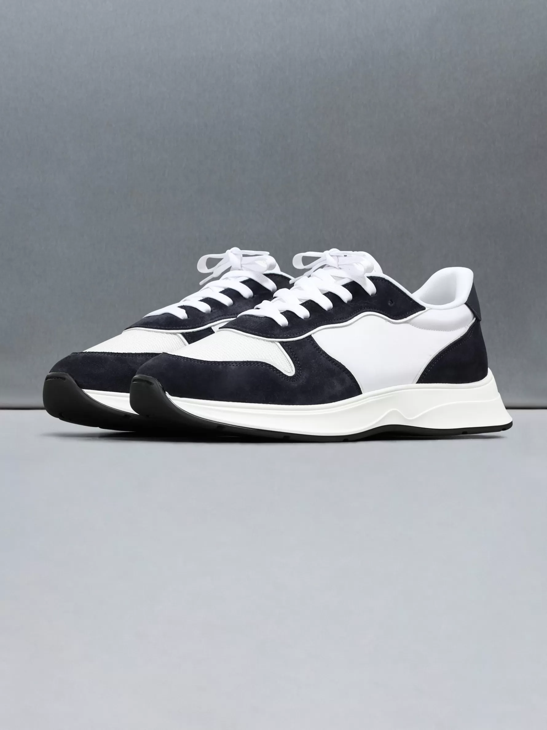 ARNE Hybrid Runner - White Navy