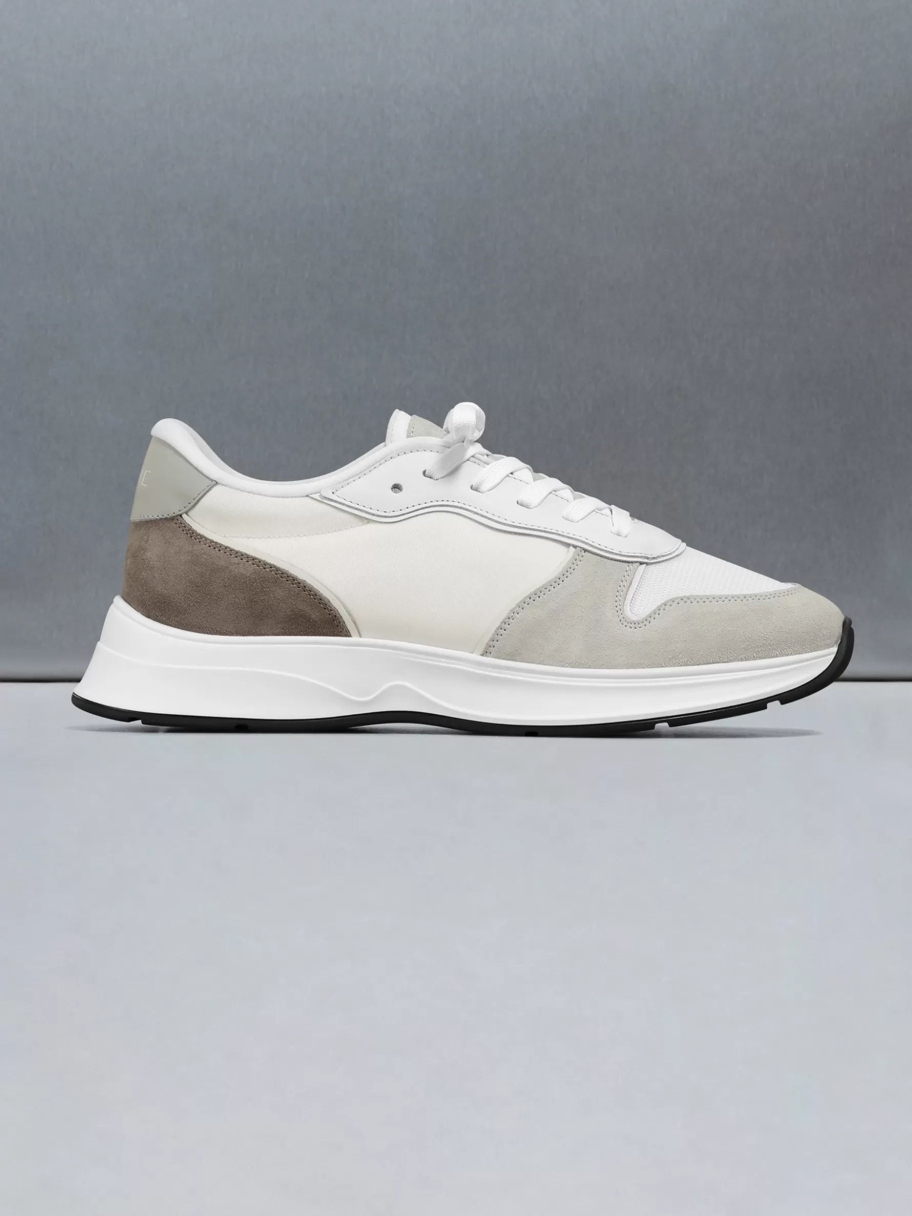 ARNE Hybrid Runner - White Stone