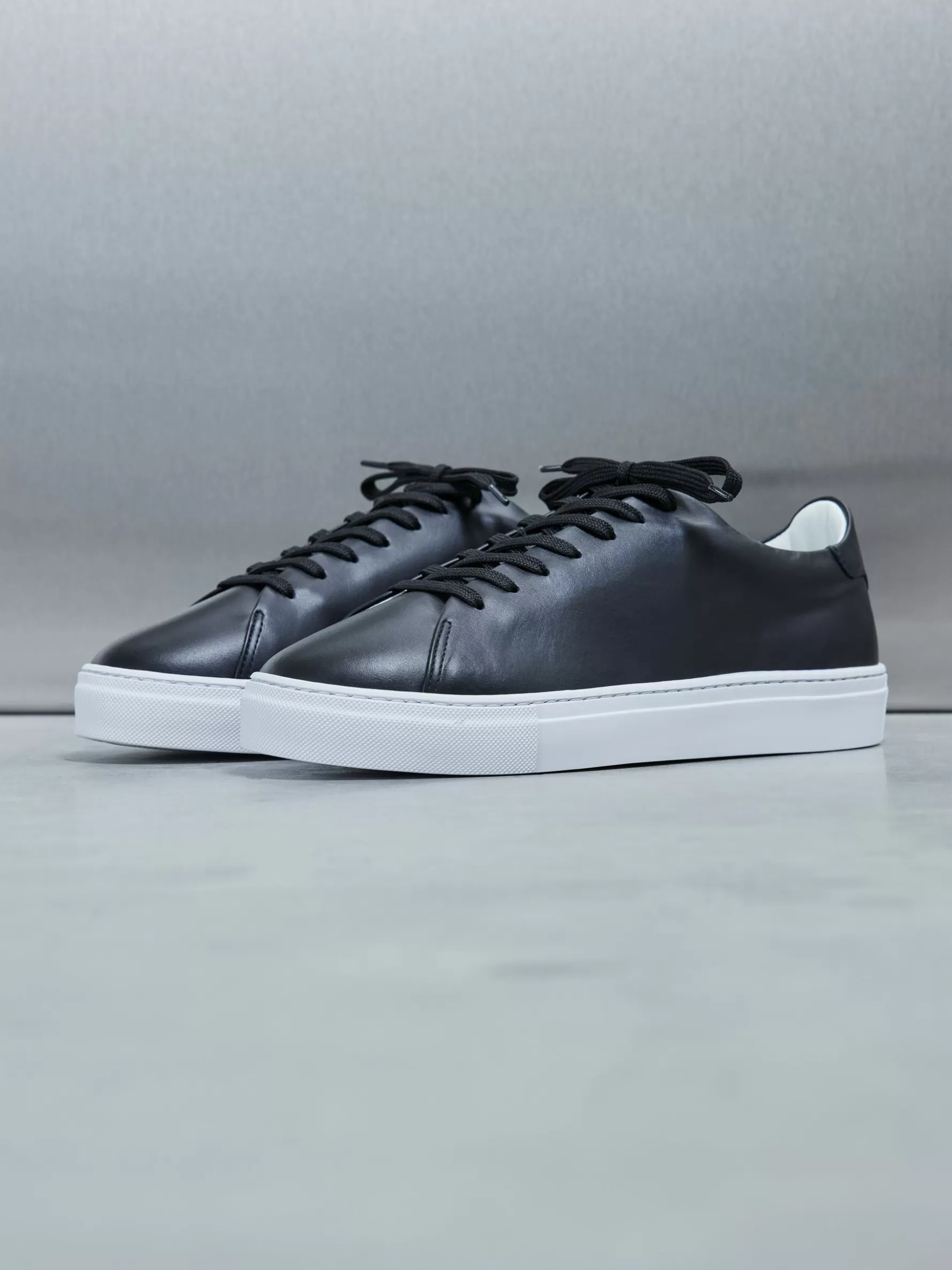 ARNE Low Essential Leather Trainer -