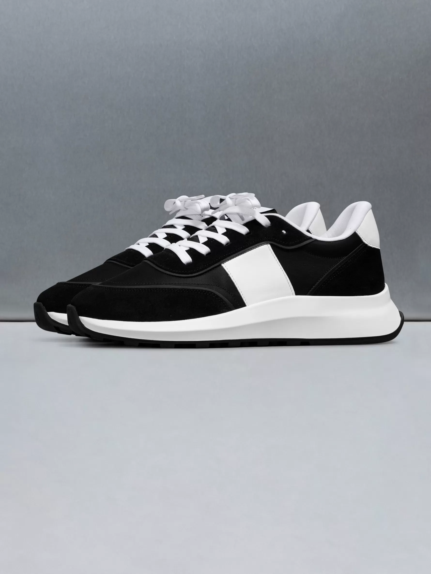 ARNE Low Runner 2.0 - Black White