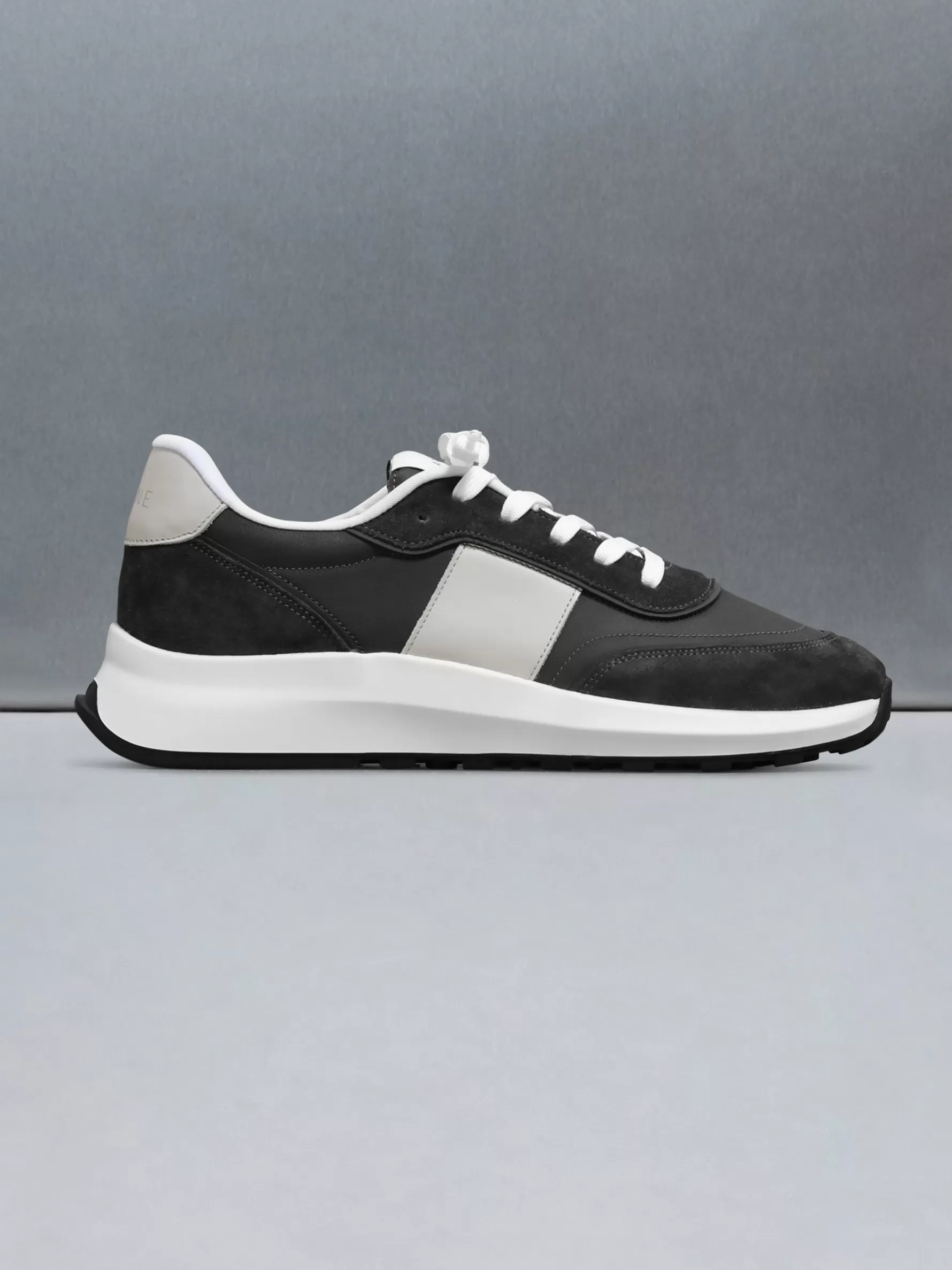 ARNE Low Runner 2.0 - Charcoal Stone