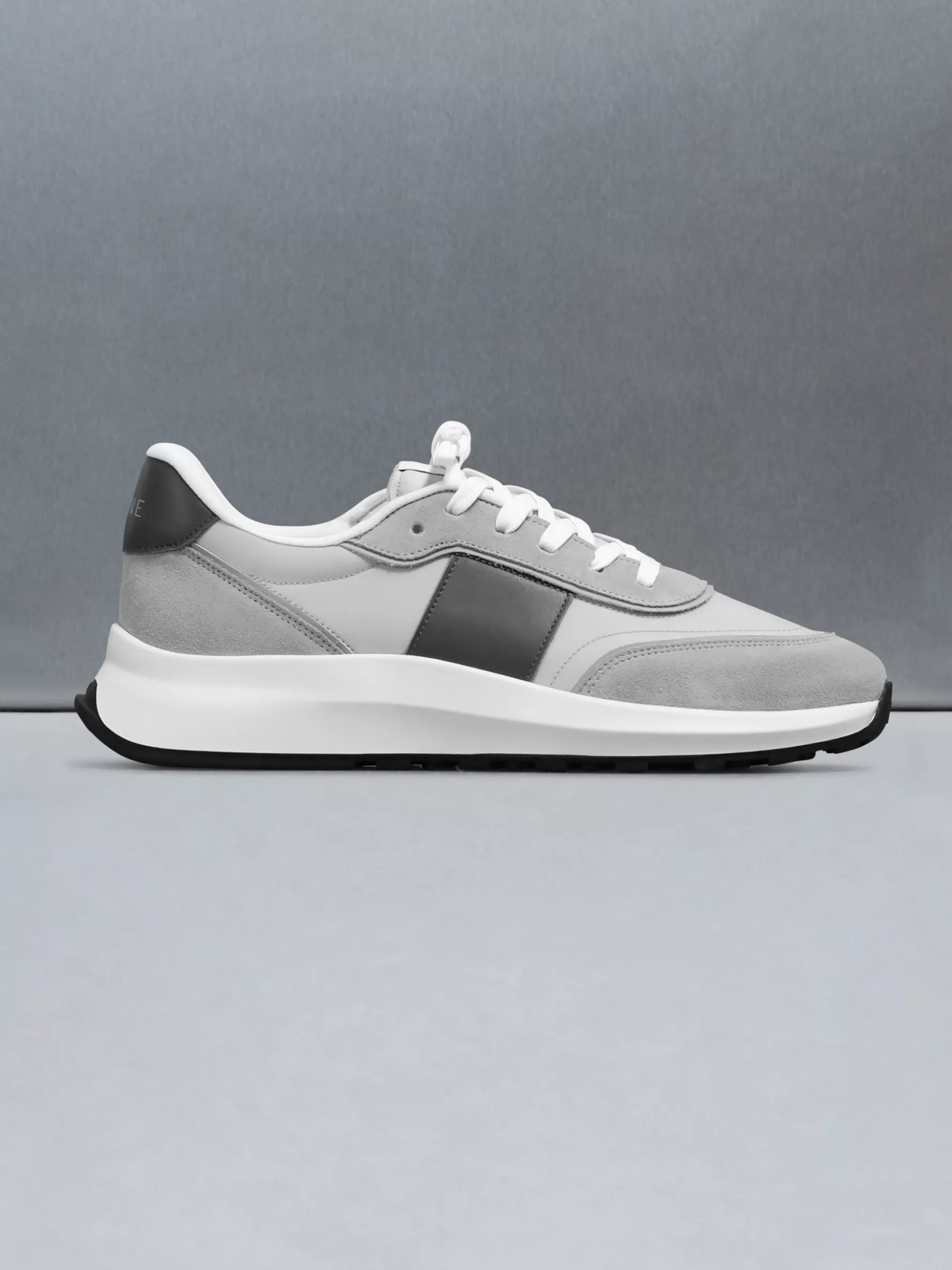 ARNE Low Runner 2.0 - Grey Charcoal