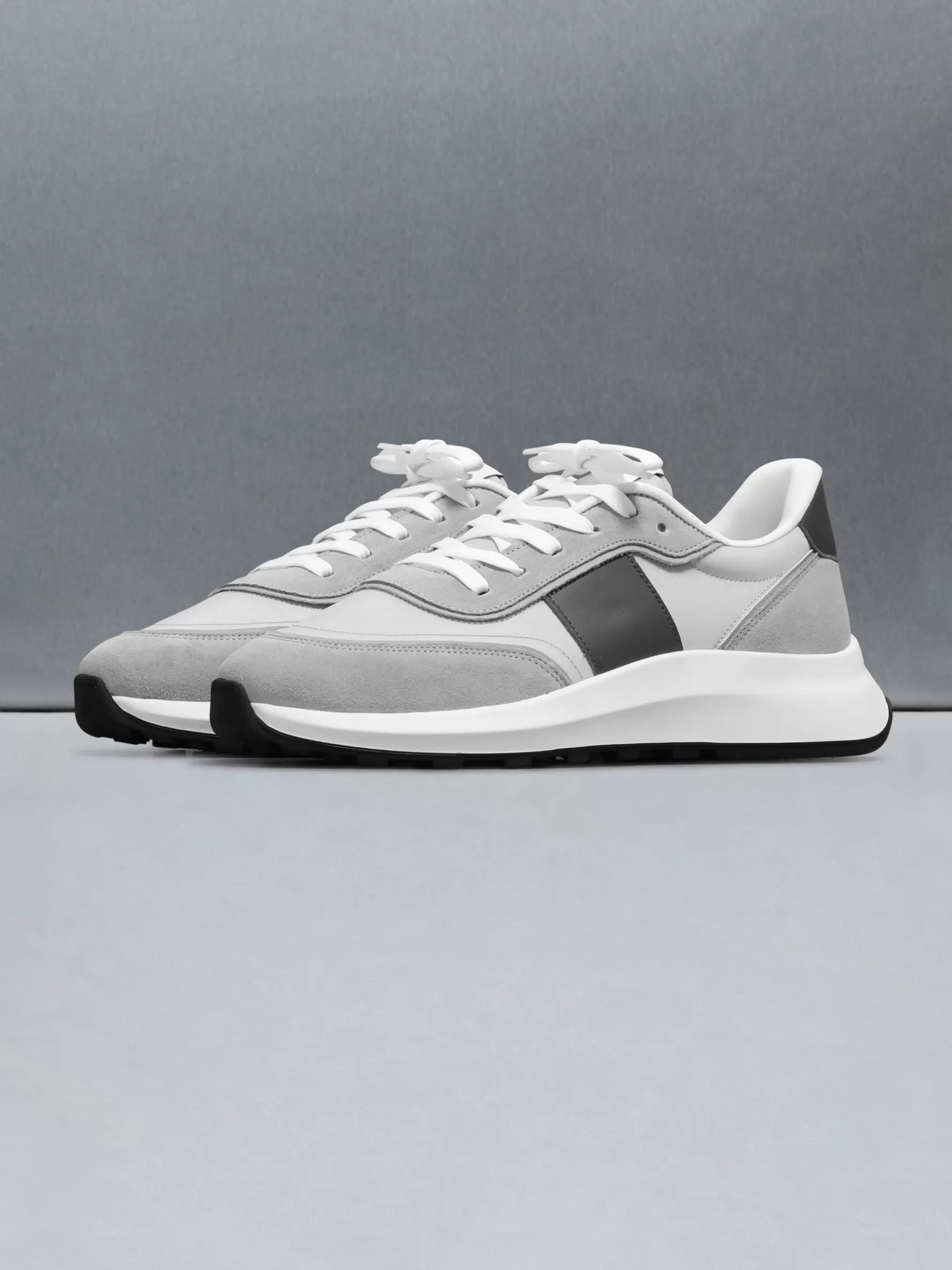 ARNE Low Runner 2.0 - Grey Charcoal