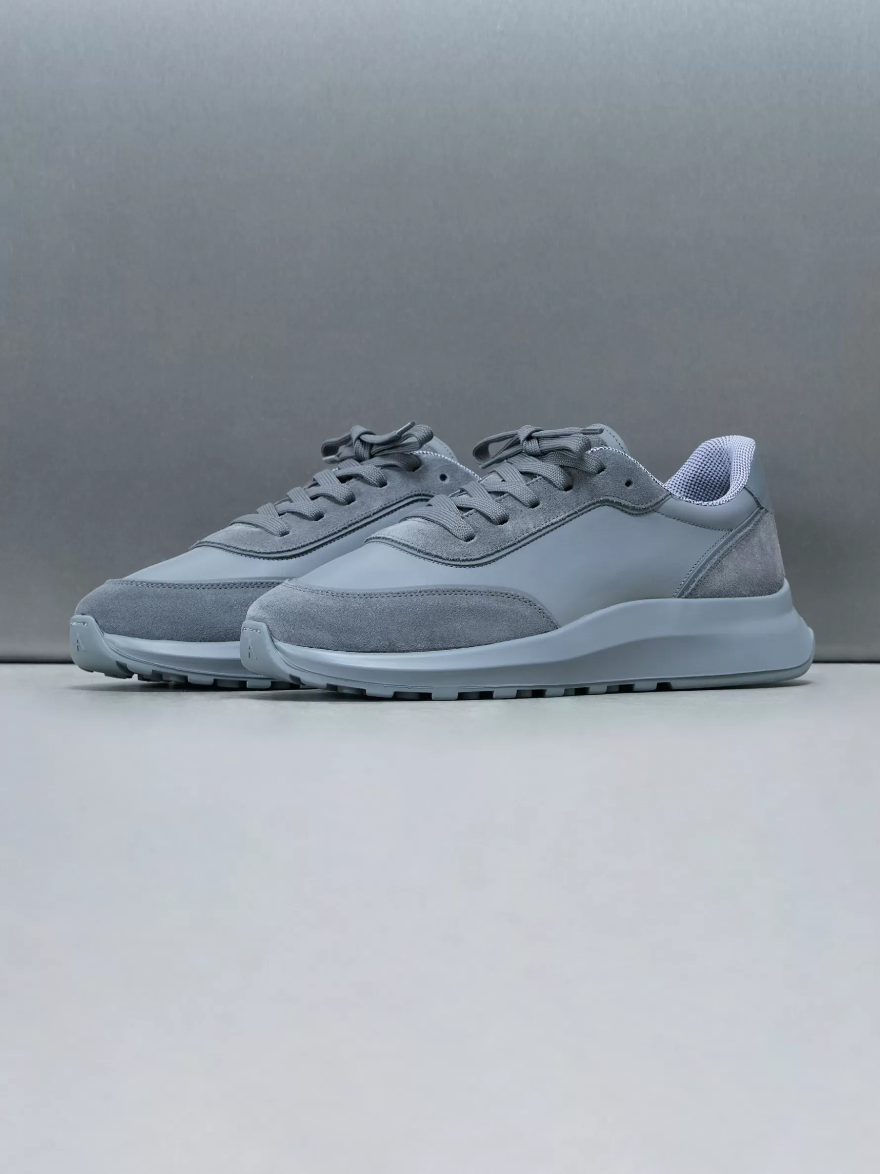 ARNE Low Runner - Triple Grey