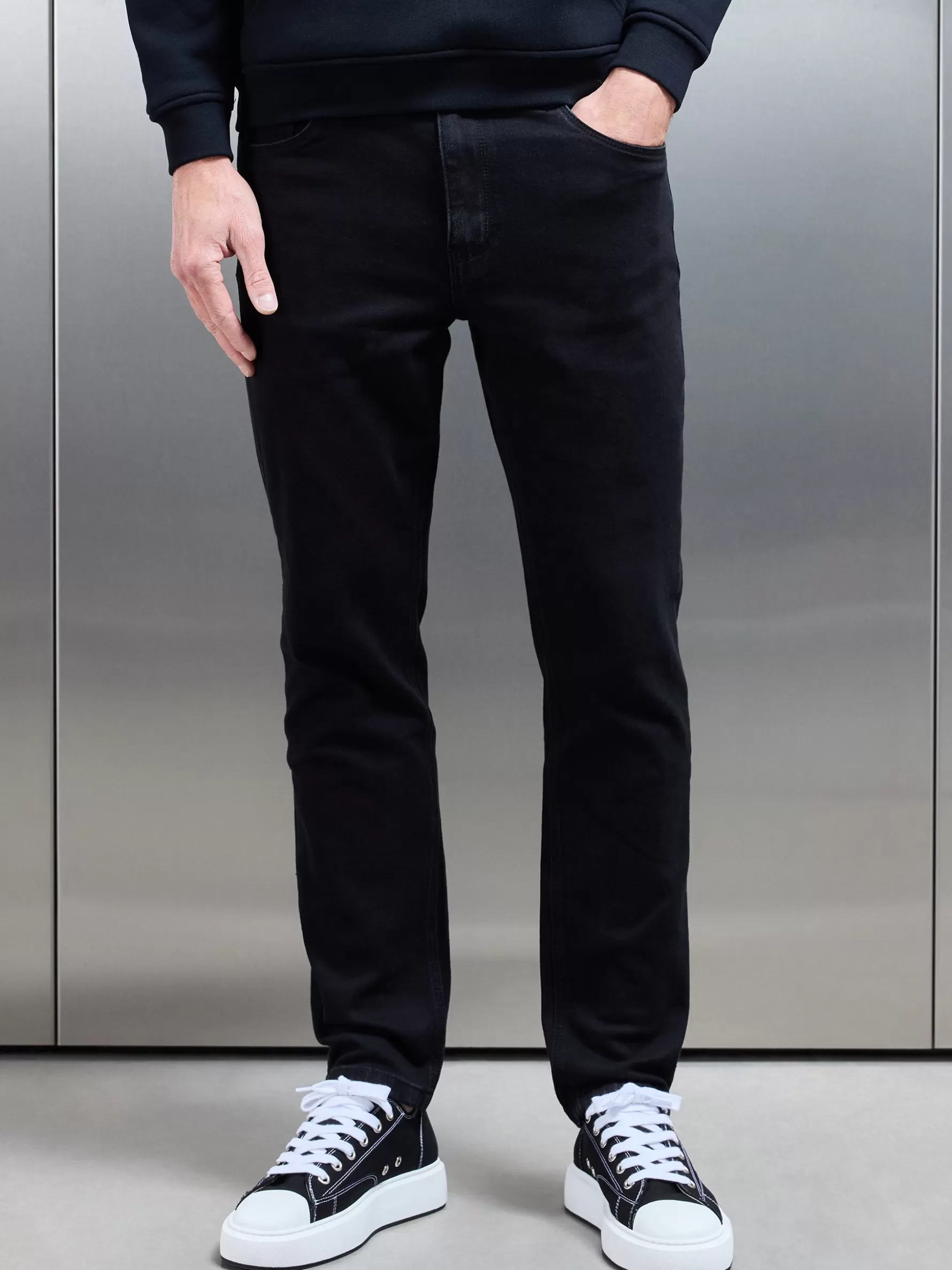 ARNE Relaxed Fit Denim Jeans - Solid Black