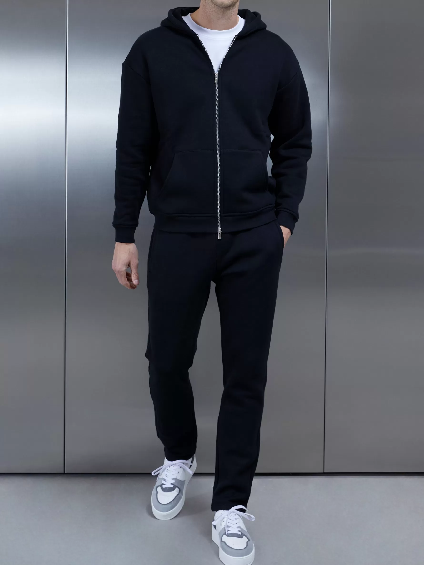 ARNE Relaxed Fit Tapered Leg Jogger -