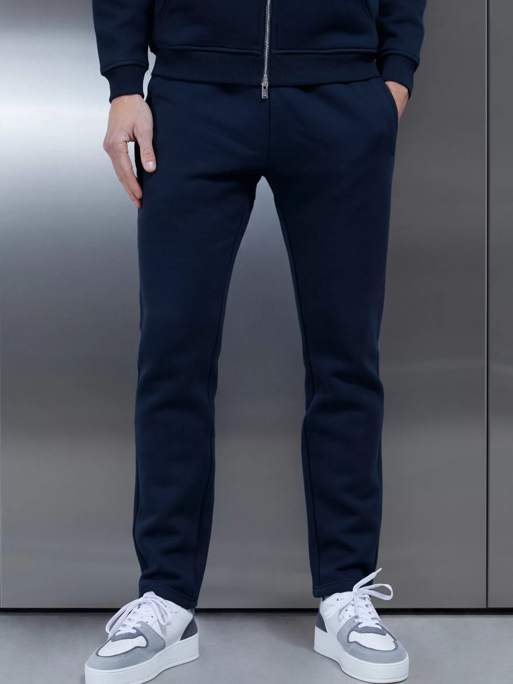 ARNE Relaxed Fit Tapered Leg Jogger -