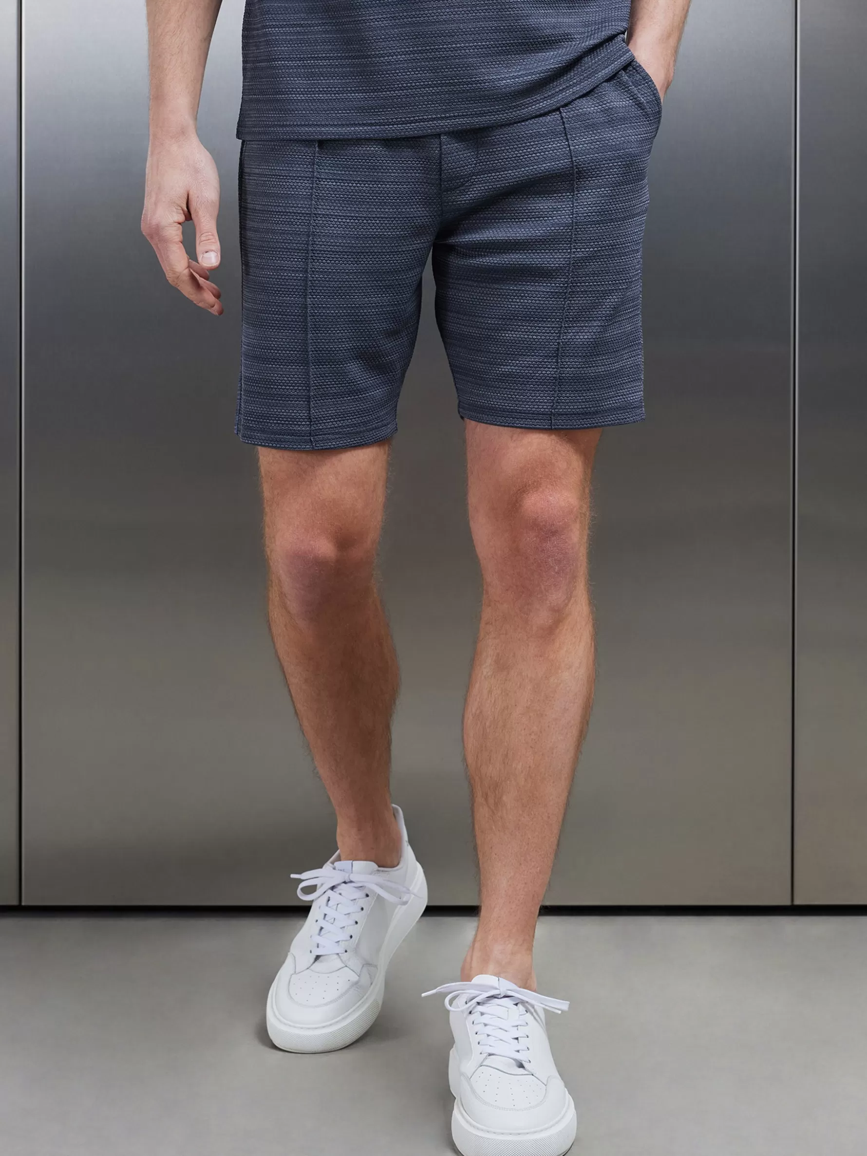 ARNE Sacra Short -