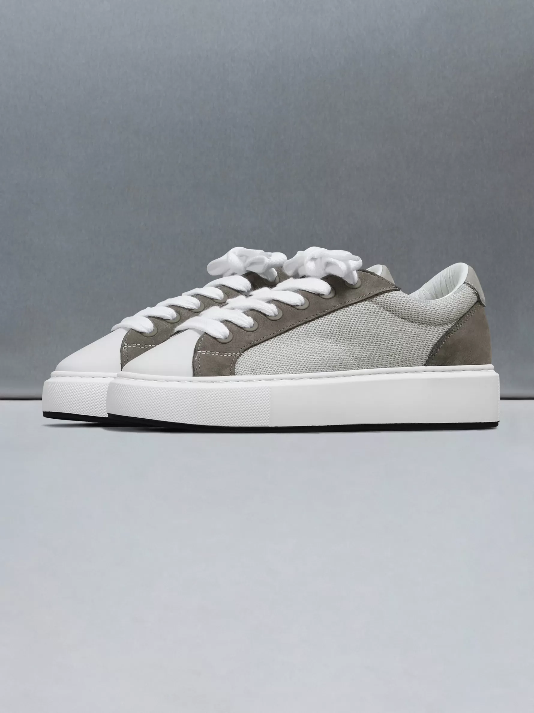 ARNE Studio Trainer - Grey White