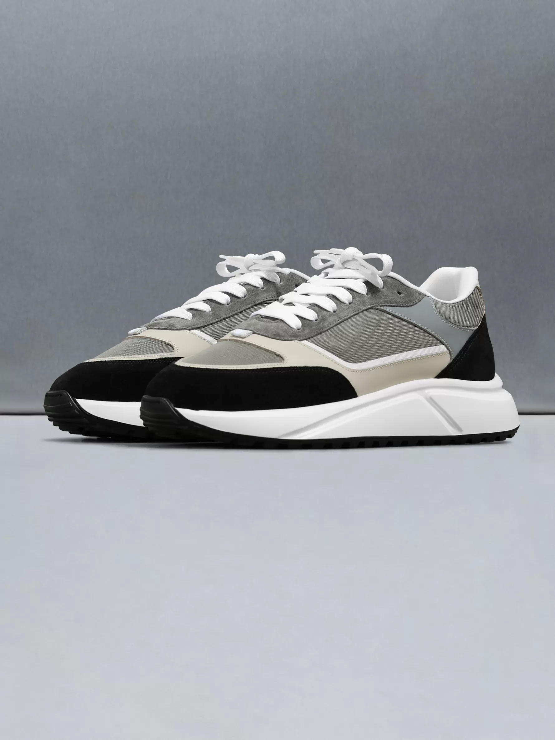 ARNE Technical Runner - Dark Stone