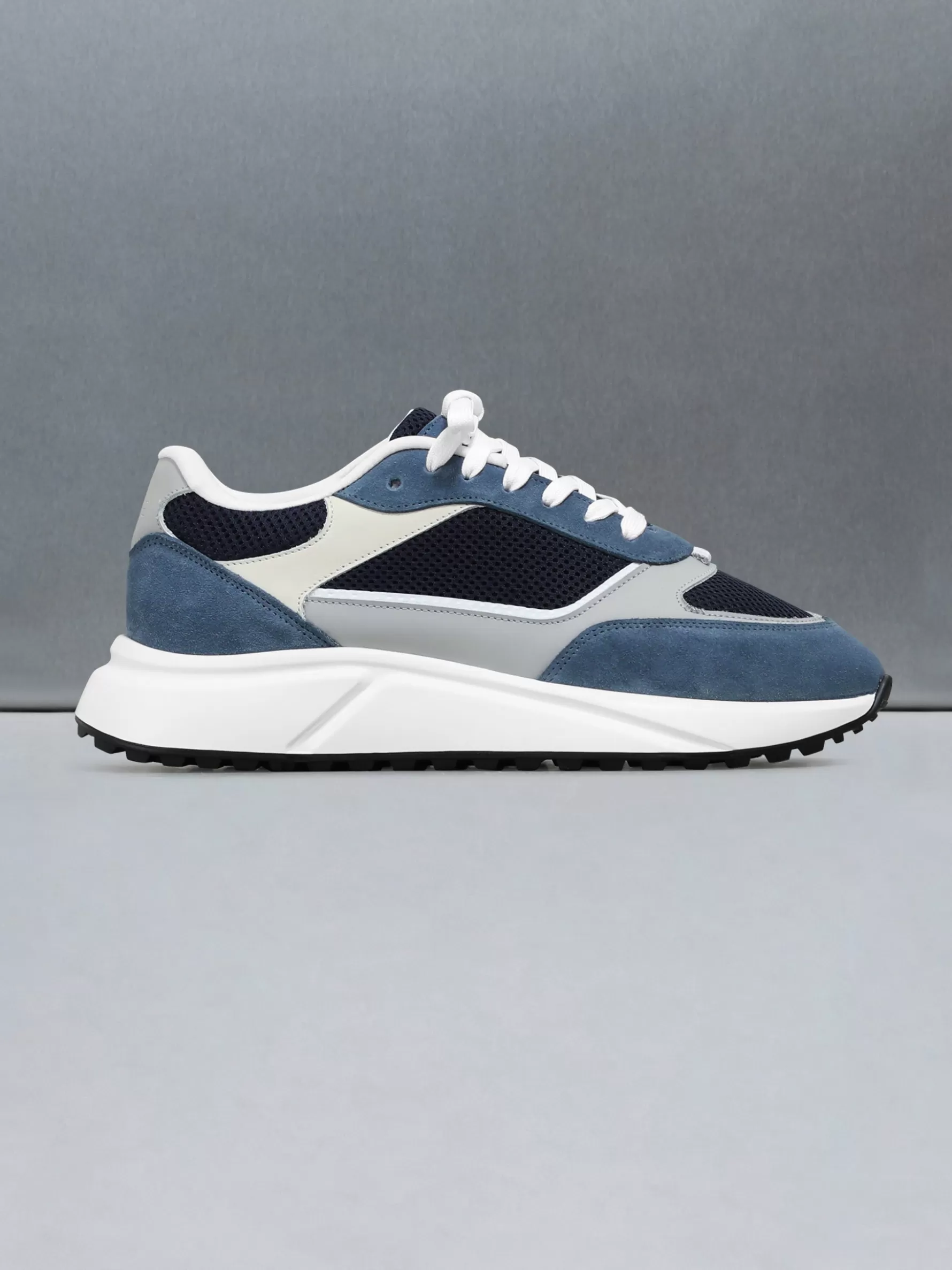 ARNE Technical Runner - Pacific Blue