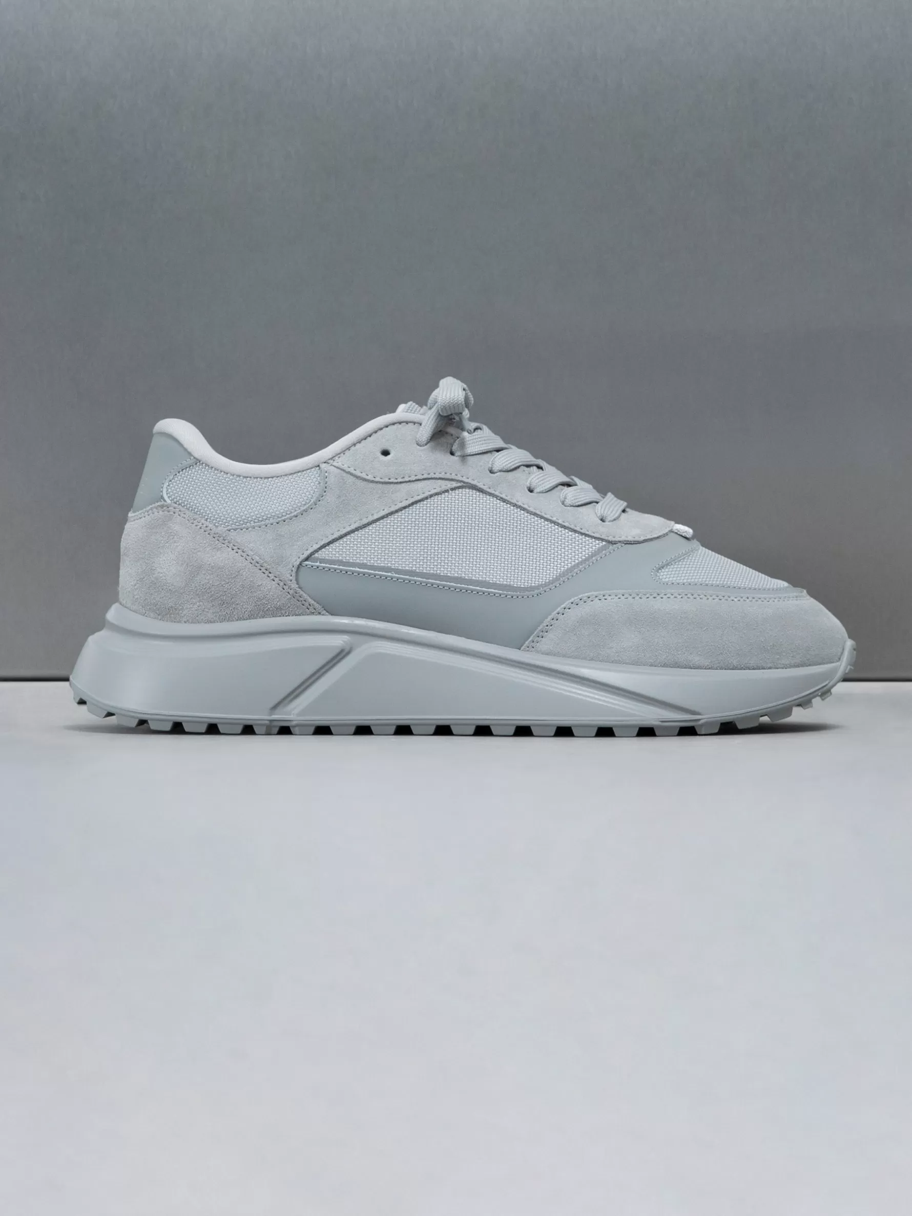 ARNE Technical Runner - Triple Grey