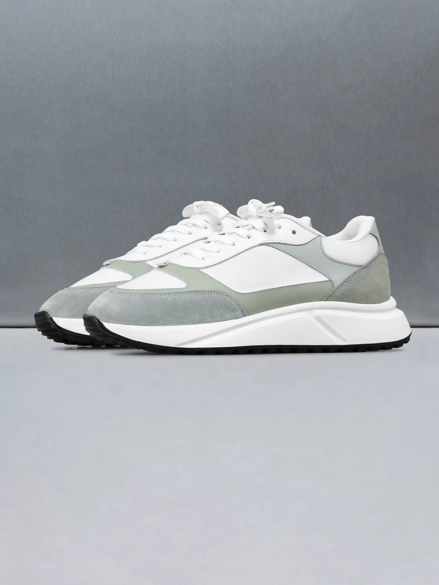 ARNE Technical Runner - White Olive