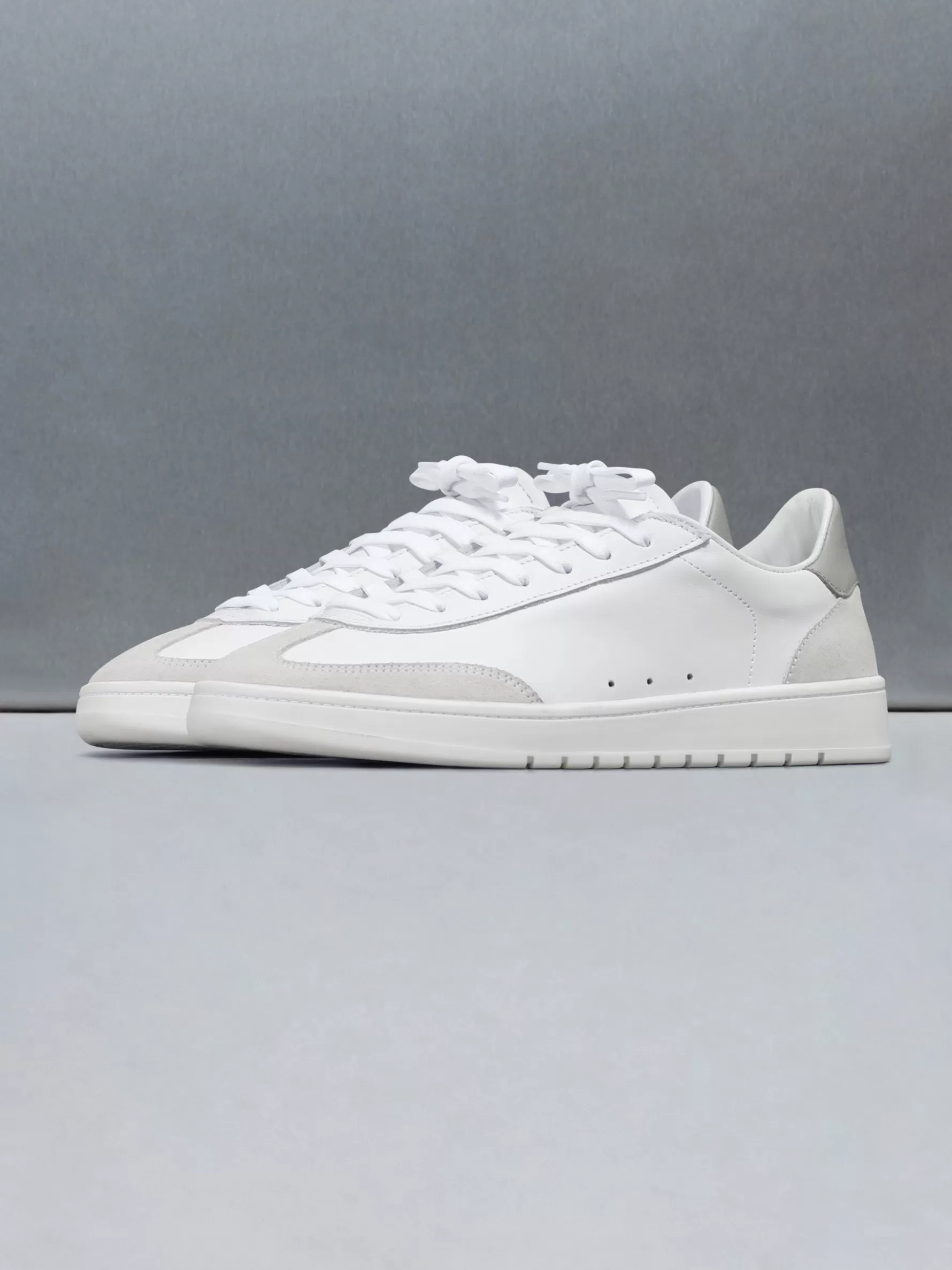 ARNE Tennis Trainer - White Olive