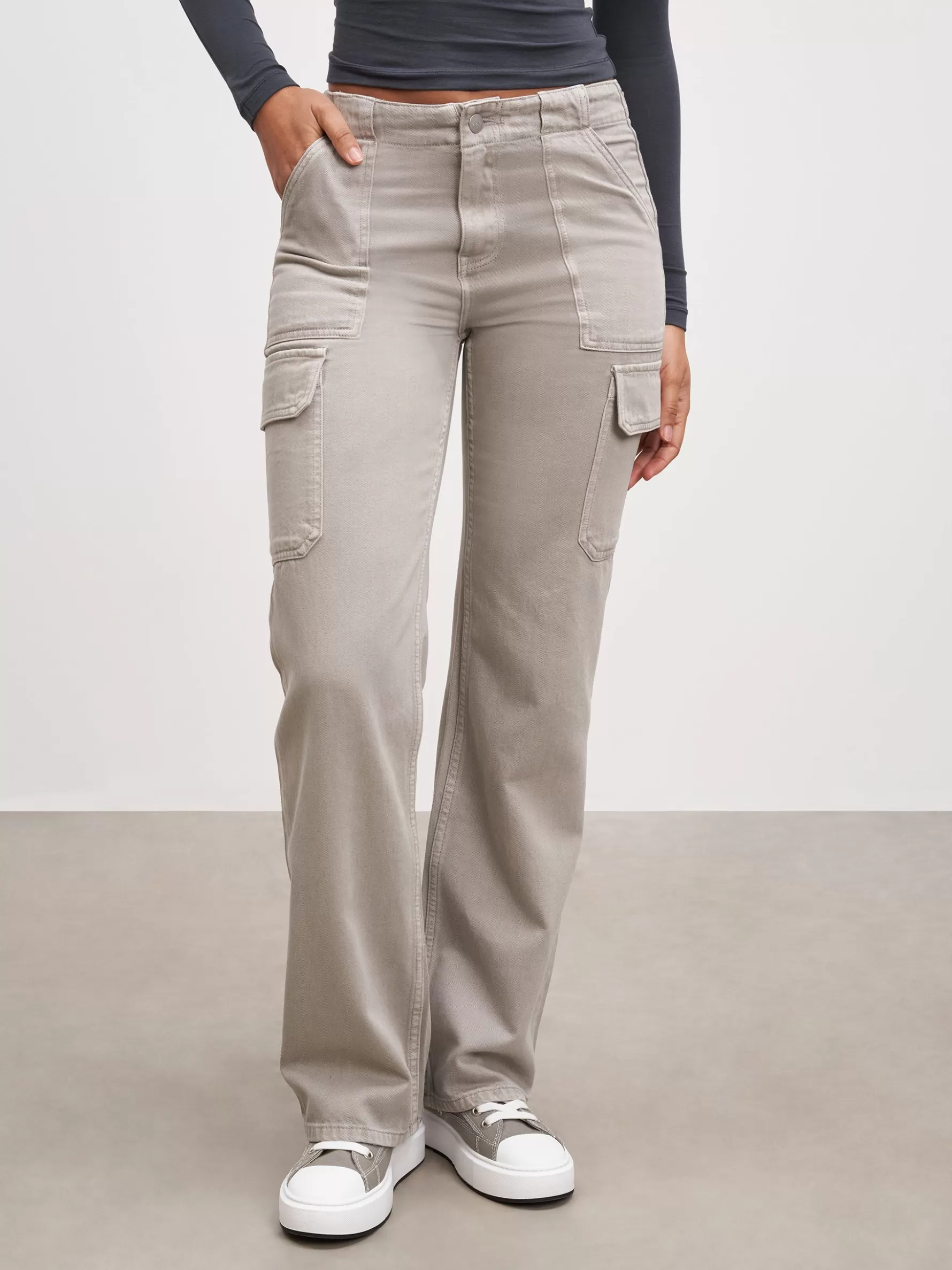 Women ARNE Womens Mid Rise Cargo Pant -